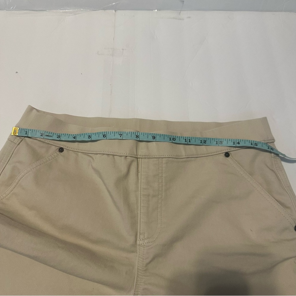 Women's Tan Shorts Khaki & Company Size 8 Summer Vacation Casual Modest - Picture 5 of 6